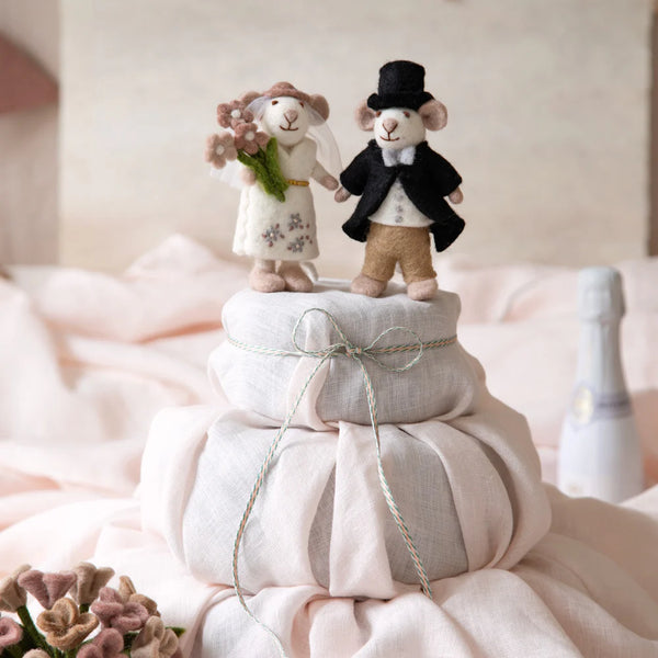 mondocherry - Gry & Sif | white mouse groom & bride