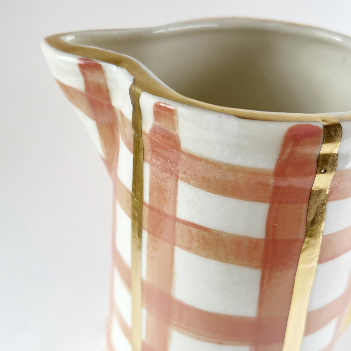 Carla Dinnage | ceramic jug "check me out"