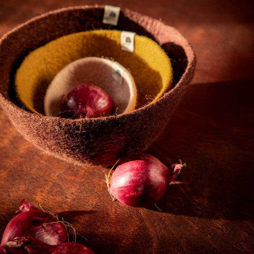 mondocherry - Muskhane | plain felt bowl | small | powder pink