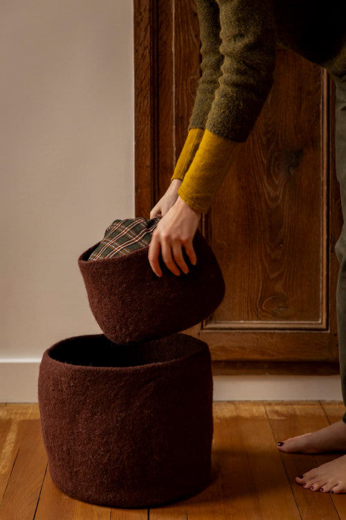 mondocherry Muskhane | felt calabash | mahogany | small - place