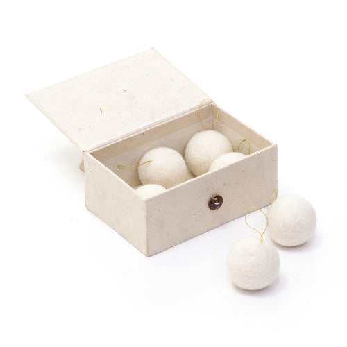 mondocherry - Muskhane | felt Christmas baubles | natural