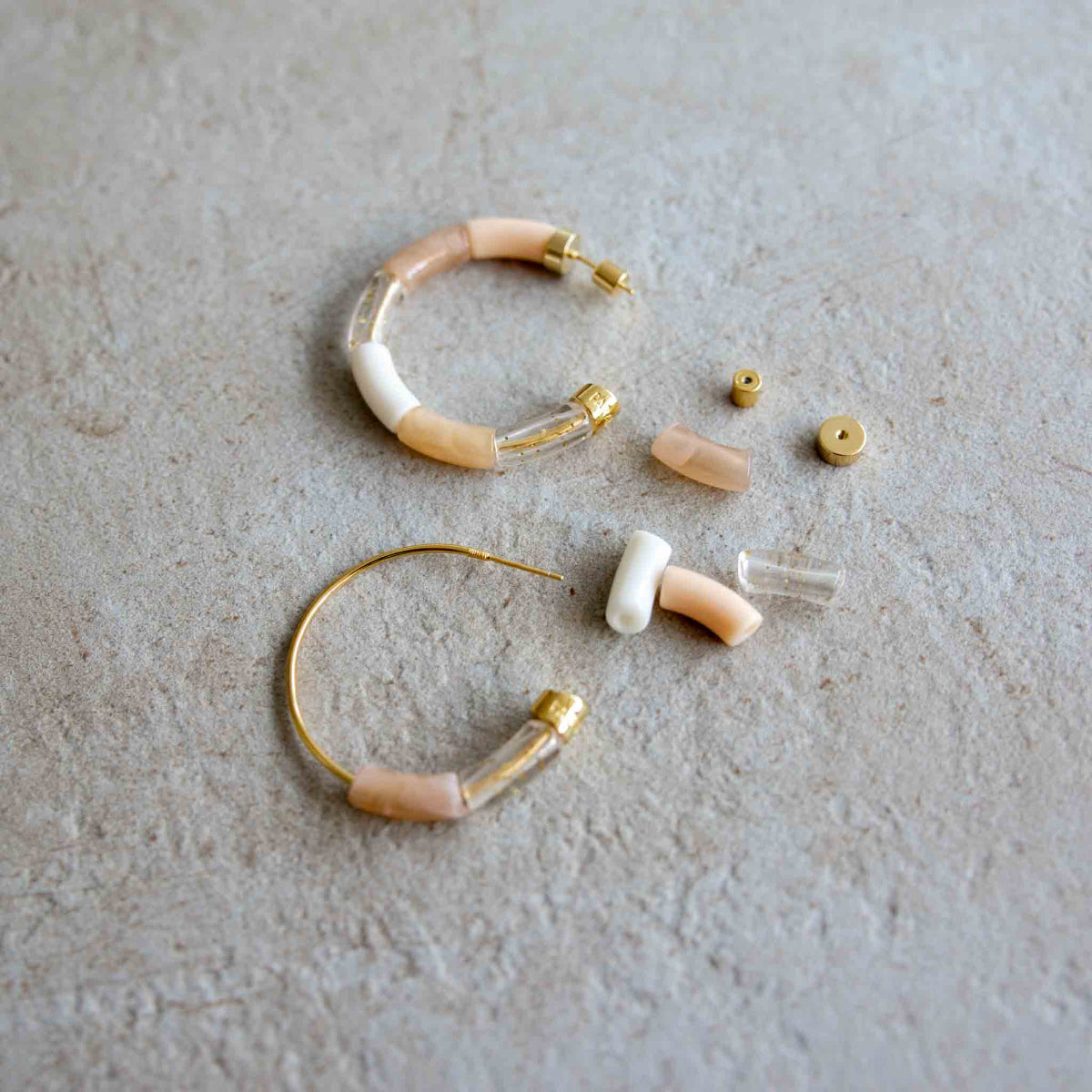 mondocherry - Parabaya | bola earrings | beige - parts