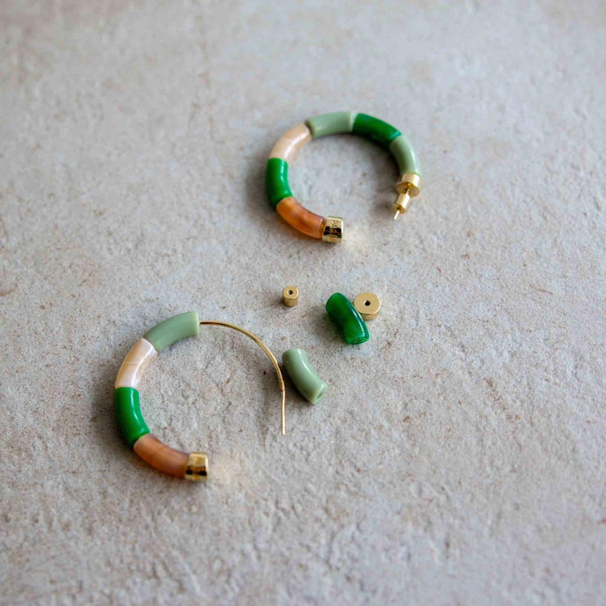 mondocherry - Parabaya | bola earrings | pale green - parts