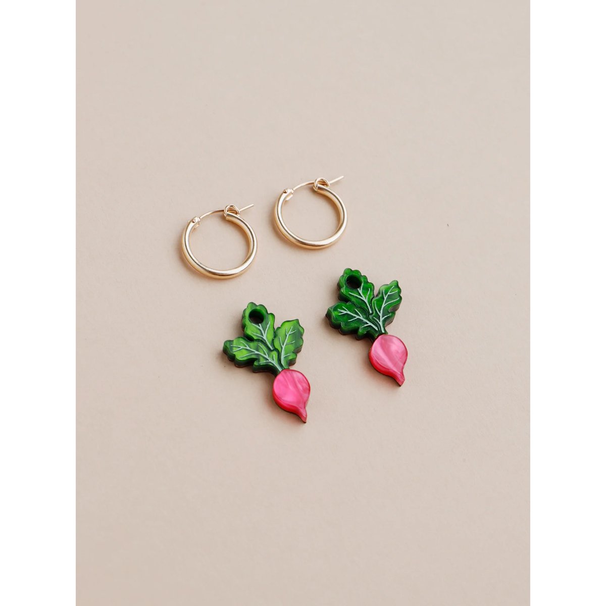 mondocherry - Wolf and Moon | radish hoop earrings - seoarate