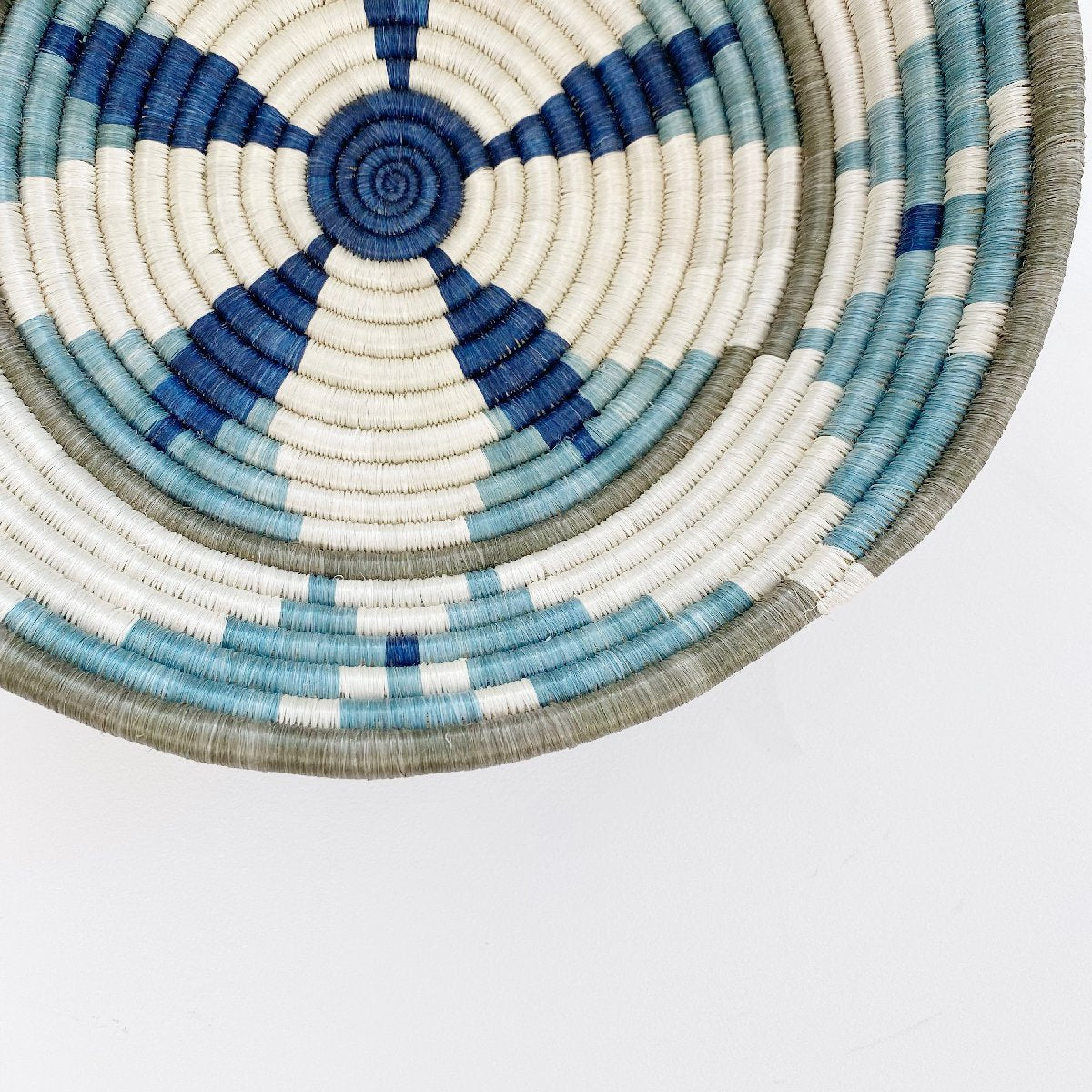 mondocherry - "Burst" African woven bowl | XL | silver blue #2 - close