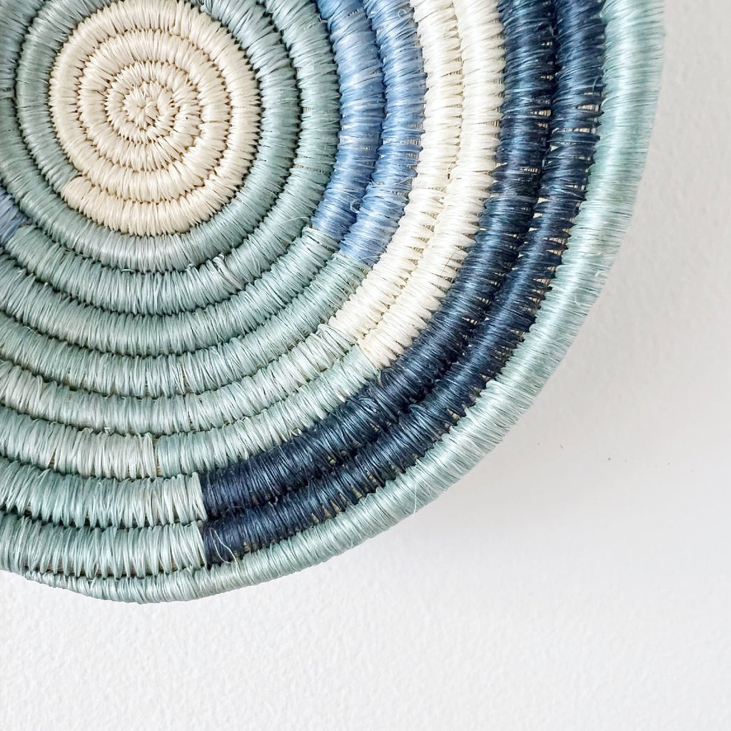 mondocherry - African woven bowl "Mpanga" | small | blue #1 - close