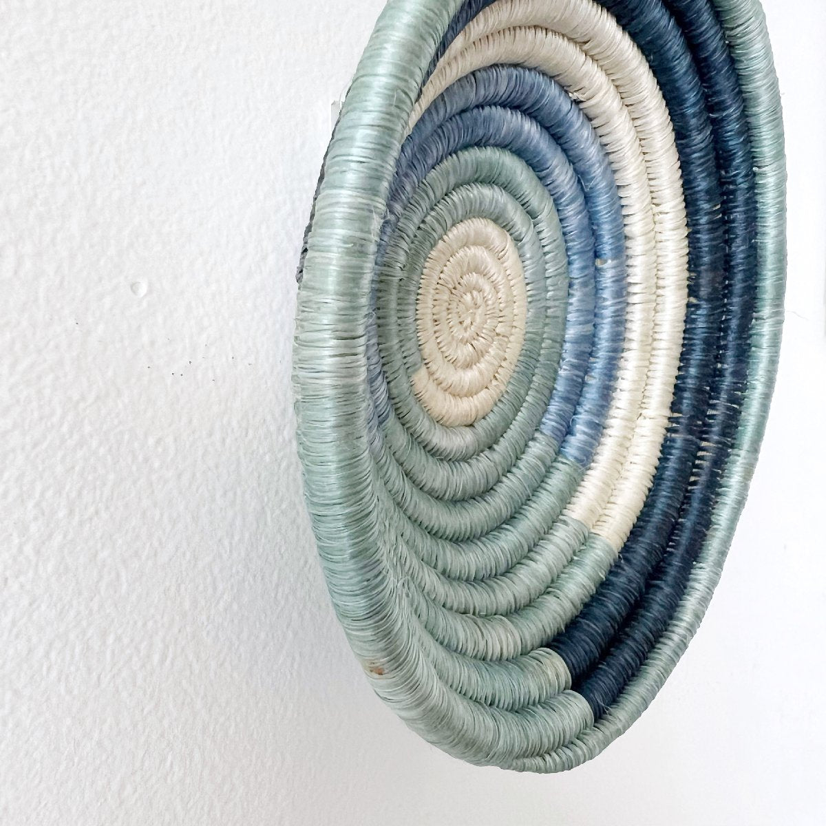 mondocherry - African woven bowl "Mpanga" | small | blue #1 - side