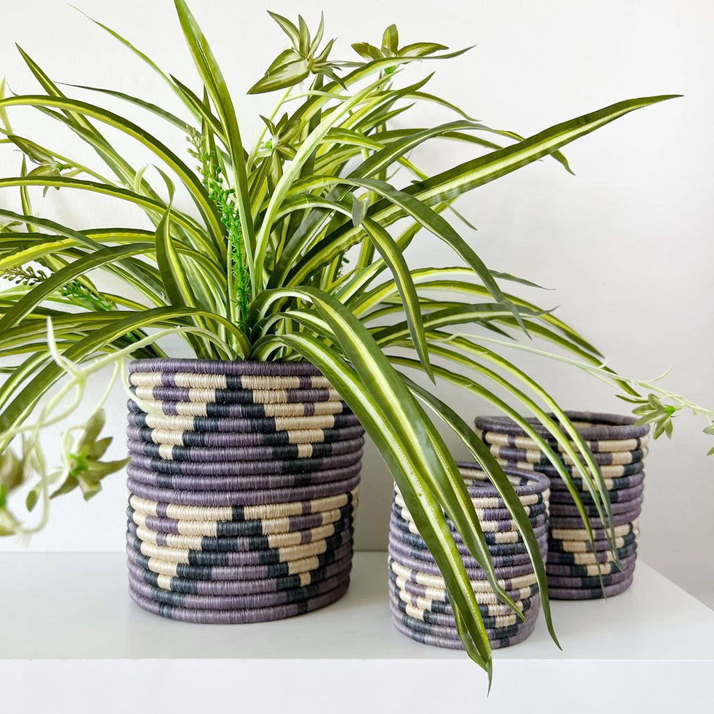 mondocherry - African woven planter "Mihindi" | purple | medium - display