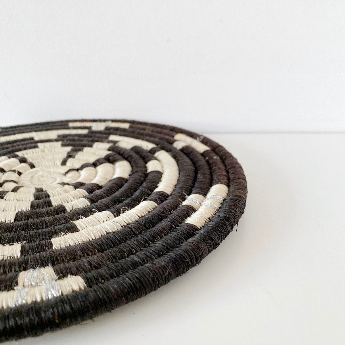 African woven trivet "Tumaini" | silver black - side
