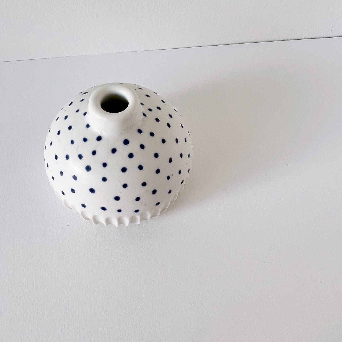 mondocherry - Clay Beehive | ceramic bud vase 12 - top