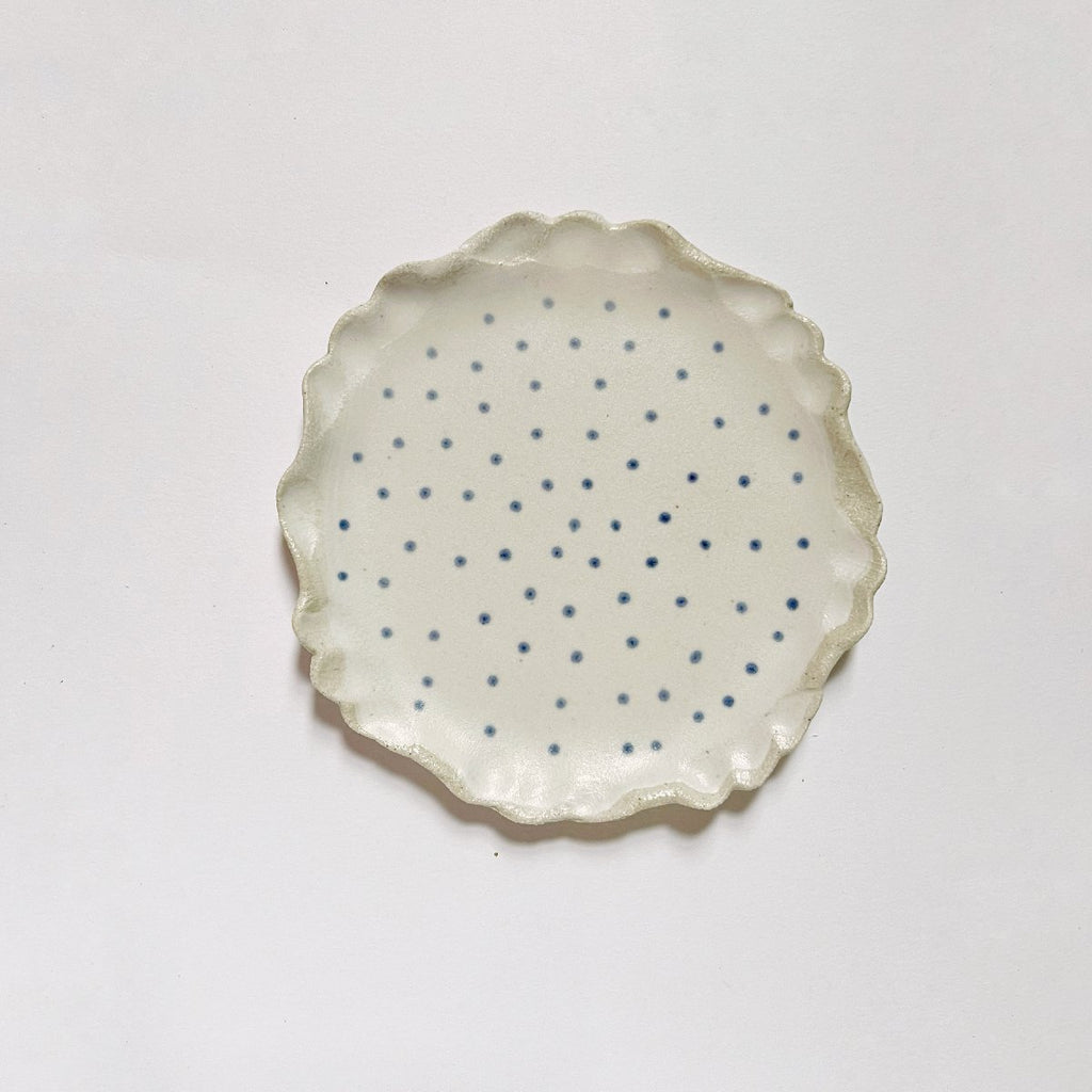 mondocherry - Clay Beehive | ceramic plate | spots | 12cm