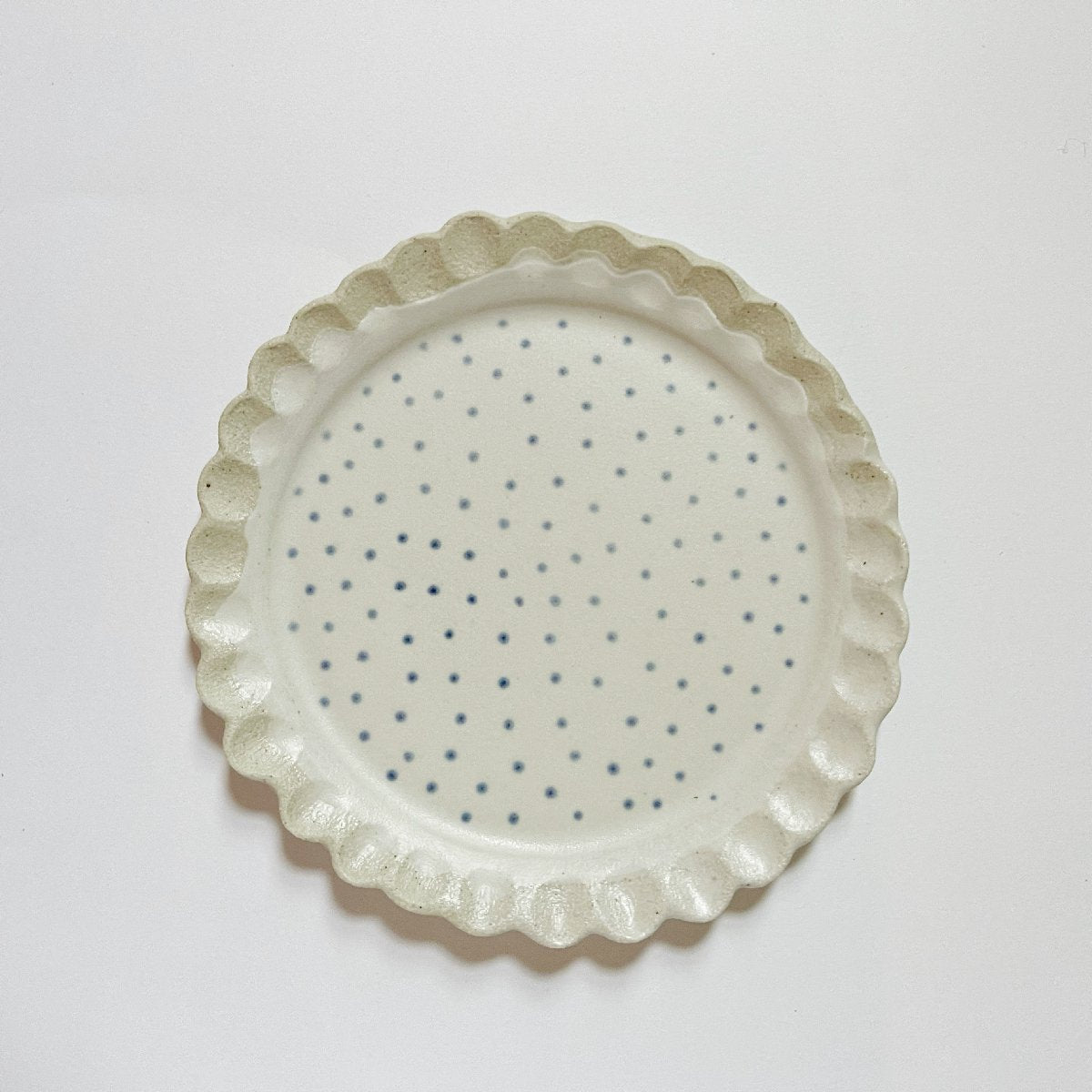 mondocherry - Clay Beehive | ceramic plate | spots 3 | 14cm