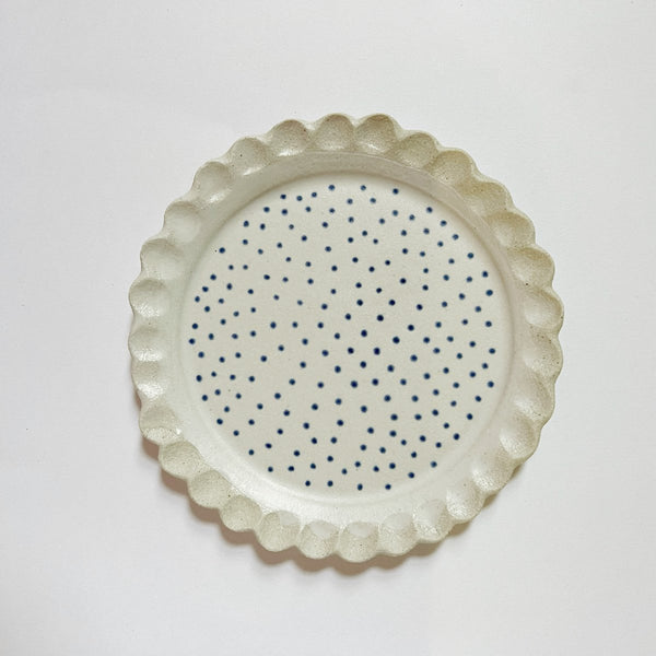 mondocherry - Clay Beehive | ceramic plate | spots 4 | 14cm