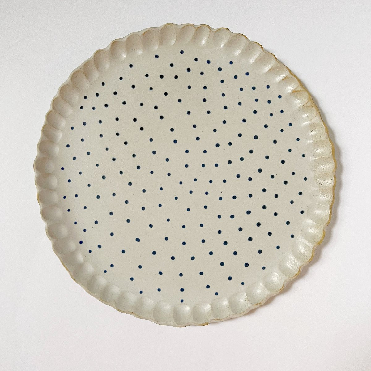 mondocherry - Clay Beehive | ceramic plate | spots 1 | 20cm