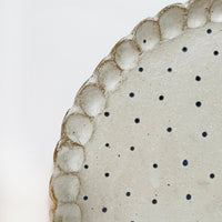 mondocherry - Clay Beehive | ceramic plate | spots 2 | 20cm - close