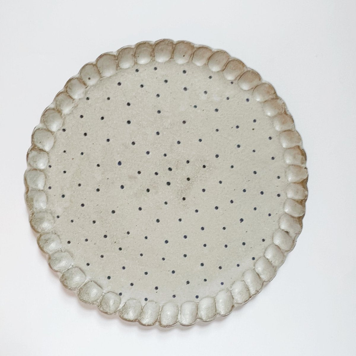 mondocherry - Clay Beehive | ceramic plate | spots 2 | 20cm