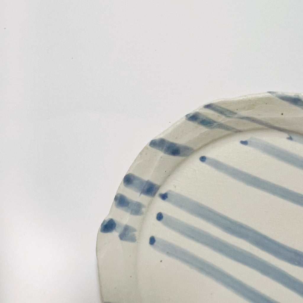 mondocherry - Clay Beehive | ceramic plate | stripes 1 | 14cm - close