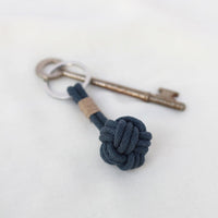 Crayon Chick | nautical knot keyring - close