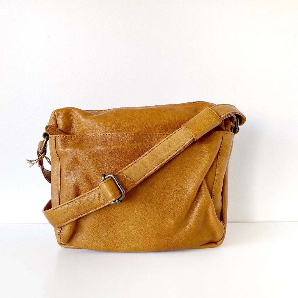 Dusky Robin | alexa leather bag | tan