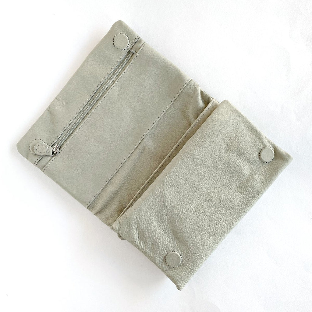 Dusky Robin | emily leather purse | light grey - open