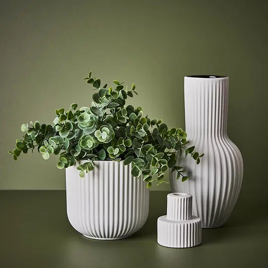 Floral Interiors | annix pot #1 | white - styled