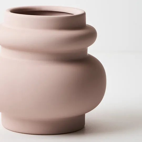 Floral Interiors | lucena pot #1 | light pink
