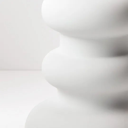 Floral Interiors | lucena ceramic vase #4 | white - close
