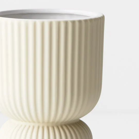 mondocherry - Floral Interiors | palina pedestal pot #1 | ivory - close