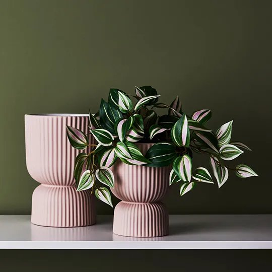 Floral Interiors | palina pedestal pot #1 | light pink - styled