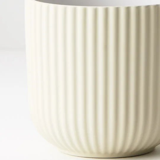 Floral Interiors | palina ceramic pot #1 | ivory - close