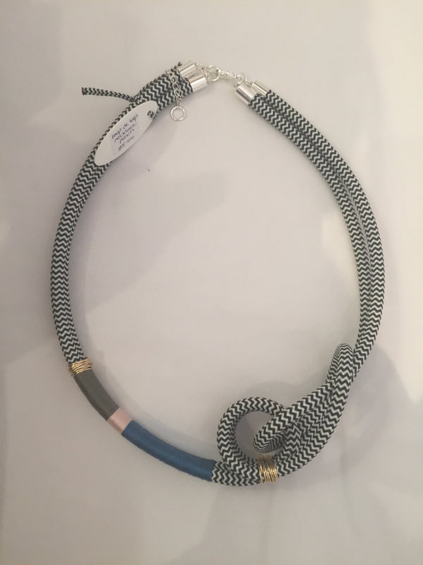 Jewellery - Loop de loop necklace marine - mondocherry