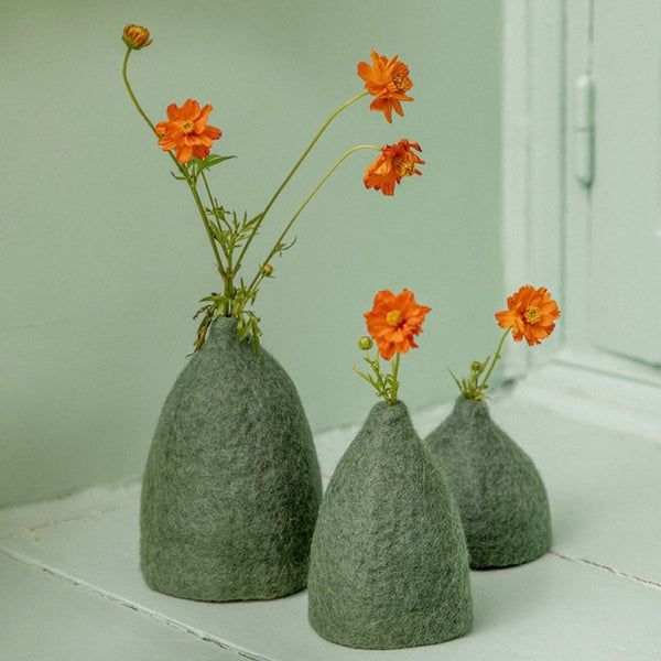 Muskhane | felt tinkerbell vase set | granit