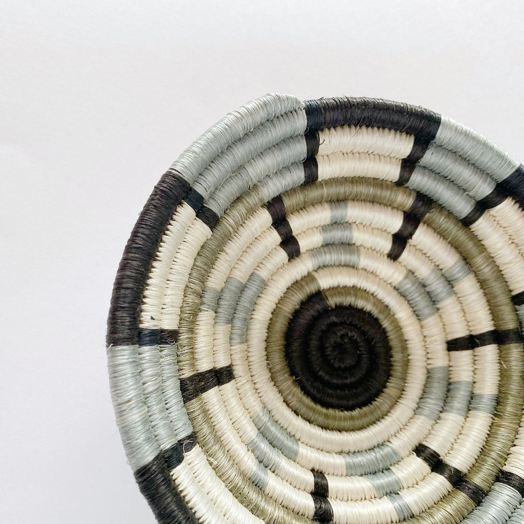 "Kisasa" African woven bowl | small | slate #1 close