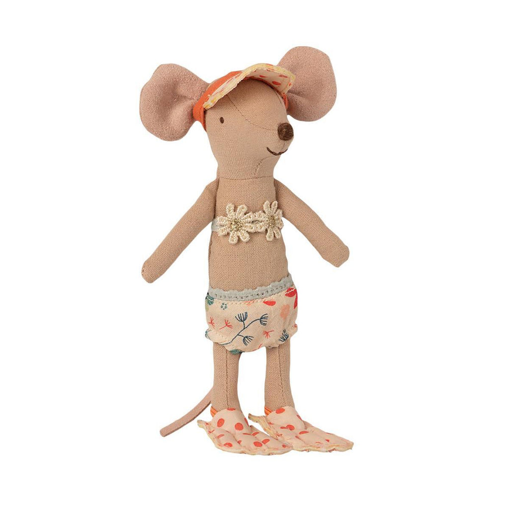 Maileg | beach mouse big sister in cabin - mouse