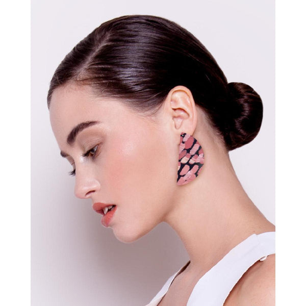 Moe Moe | big wedge stud earrings | dreaming - model