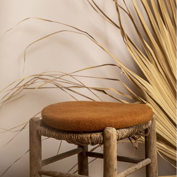 Muskhane chakati round felt cushion | caramel - stool
