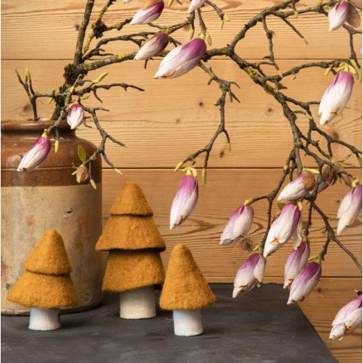 Muskhane | felt Christmas tree decoration | gold - table