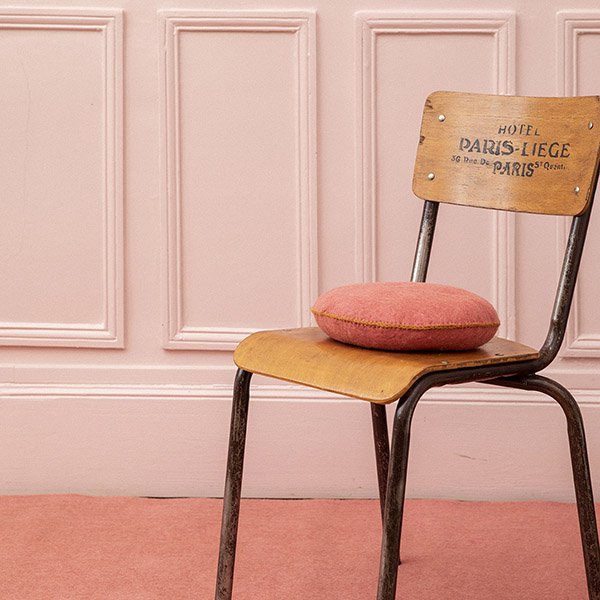 Muskhane smartie cushion - indian pink - mondocherry - chair