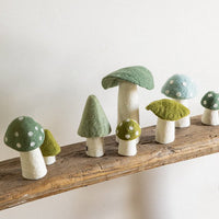 Muskhane | felt dotty mushroom | large | granit - shelf close