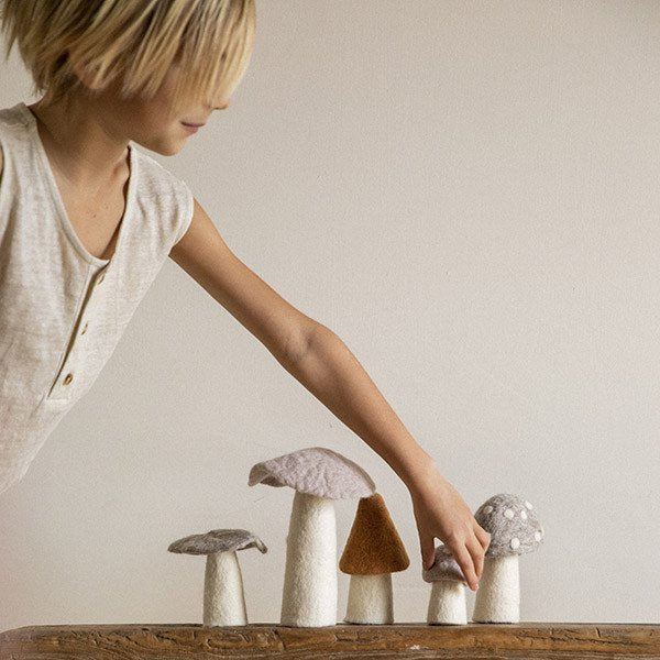 Muskhane | felt dotty mushroom | small | light stone - play