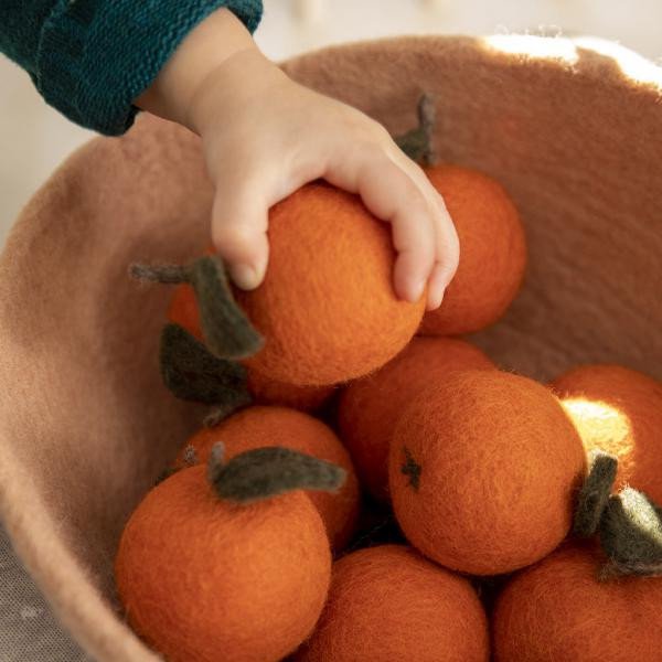 Muskhane | felt tangerine - play