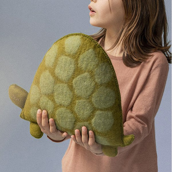 mondocherry - Muskhane kids cushion turtle - anise tender green - hold