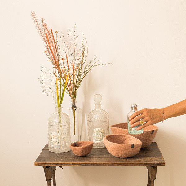 Muskhane | plain felt bowl | quartz pink - table