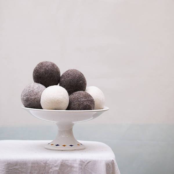 felt ball - Muskhane | felt balls | ultra rose - mondocherry