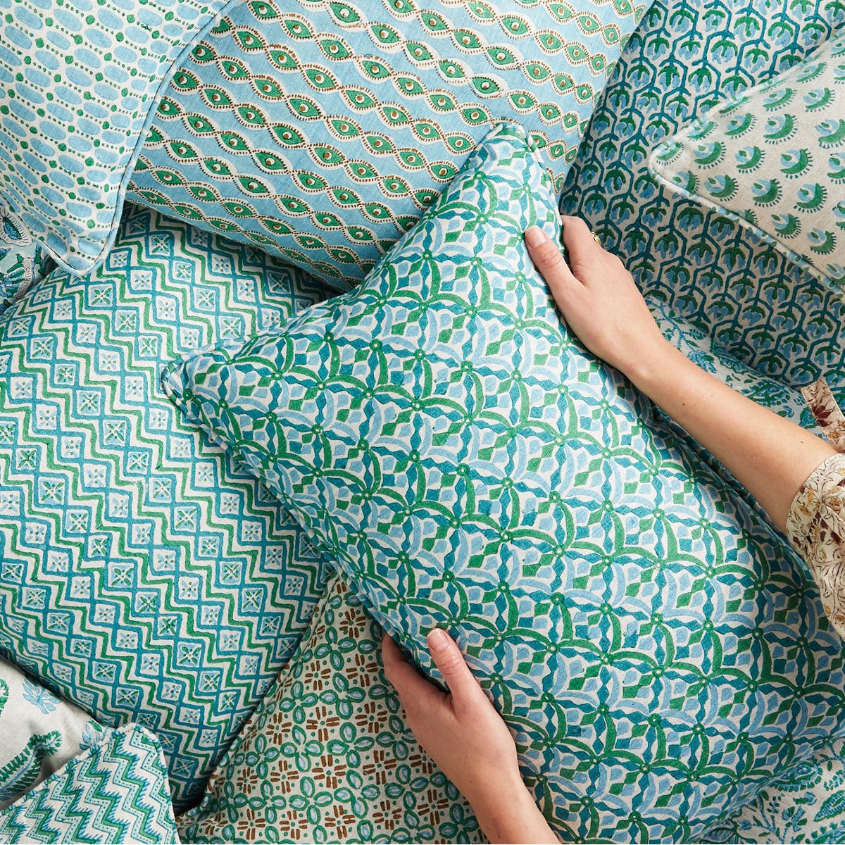 Walter G | positano linen cushion | emerald - pile
