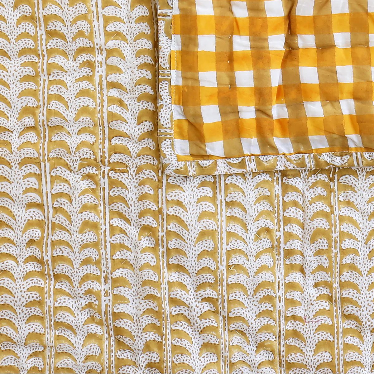 mondocherry - Walter G | luxor baby quilt - close